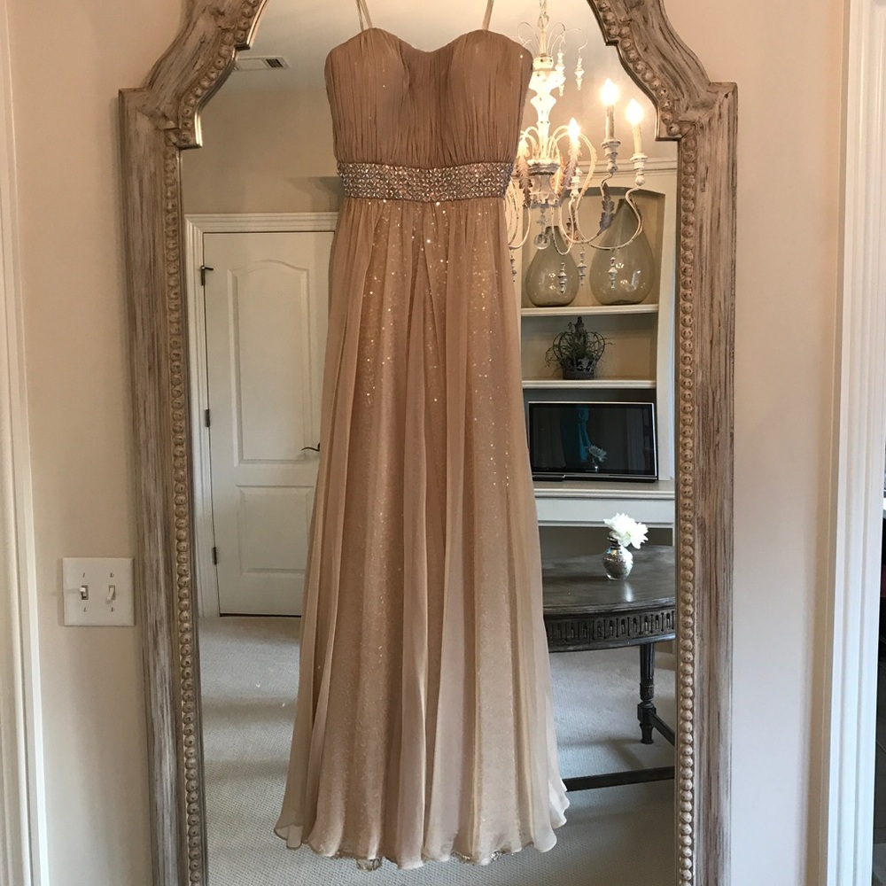 La Femme Formal/Prom Gown